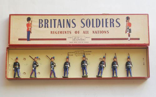 Britains Set # 2051 Uruguay Military School Cadets: Britains Set # 2051 Uruguay Military School Cadets Post War in Original R.O.A.N Box- Untied. 8 Pieces.