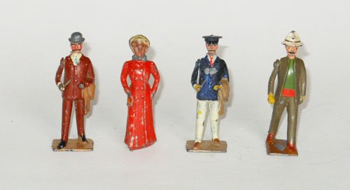 Britains SCARCE Railway Figures from Set # 168: Britains SCARCE Railway Figures from Set # 168 Pre War - Unboxed. Man in Panama Hat, Lady in Long Coat, Yachtsman and Man in Bowler Hat with Pipe. 4 Pieces.