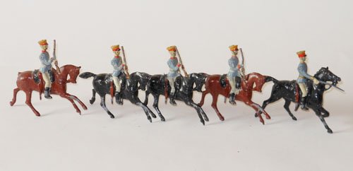 Britains Set #135 Japanese Cavalry: Britains Set #135 Japanese Cavalry Pre War. Unboxed. 5 Pieces.