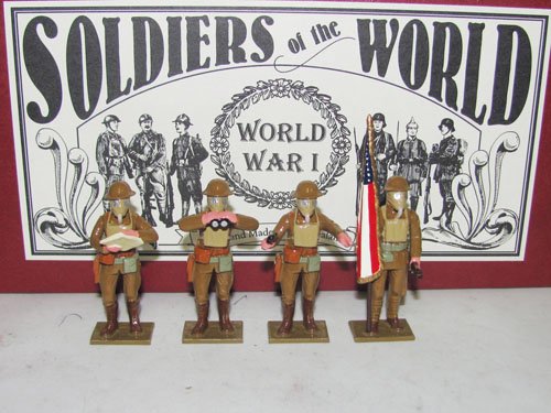 Soldiers of the World WWI Americans: Soldiers of the World WWI Americans – U.S. Army Set No. WWII/B: Command Set (steel helmets, gas masks) 4 Pieces with box