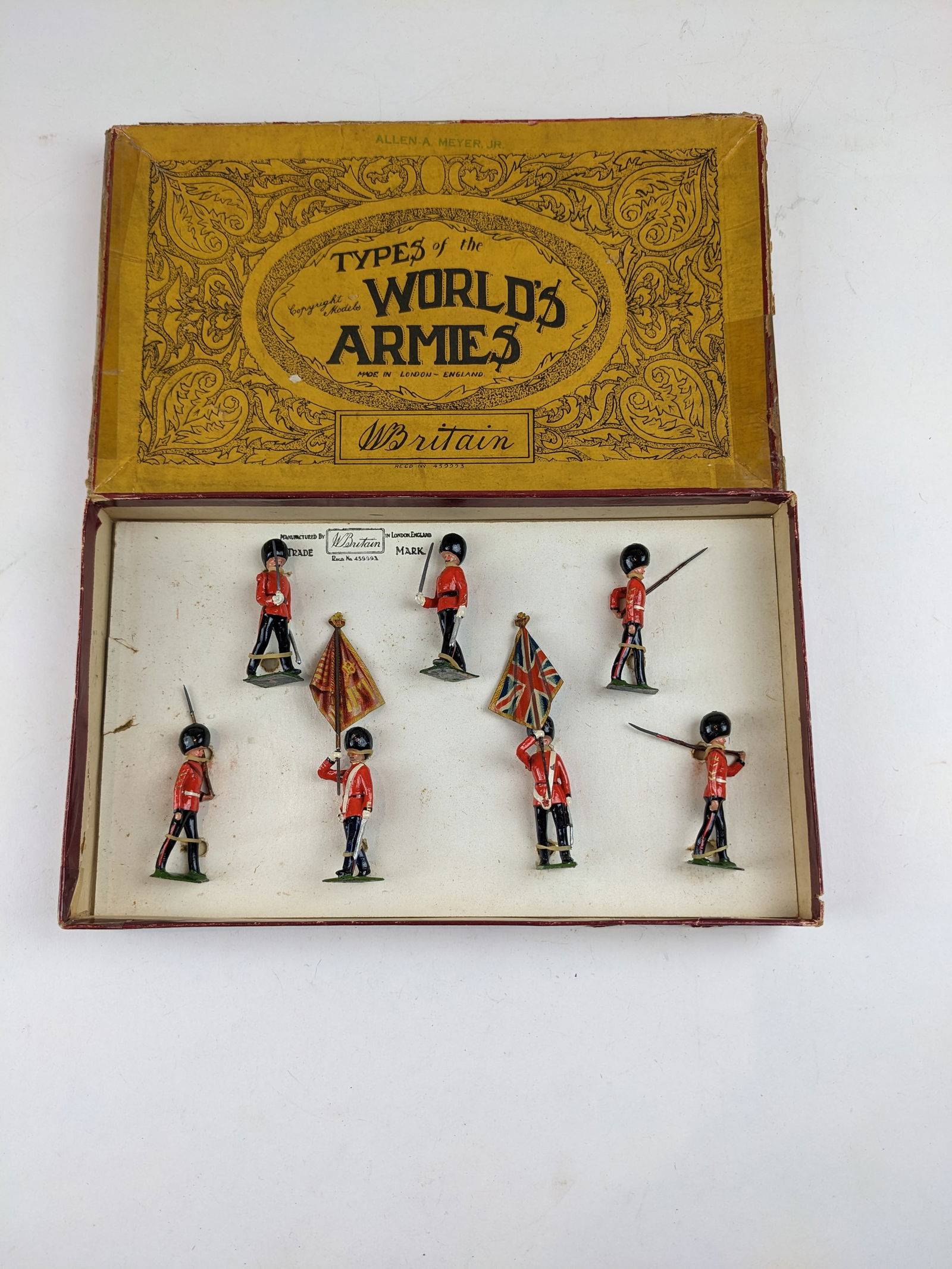 Britains #460 Scots Guards Color Party Pre-War (1 of 1)