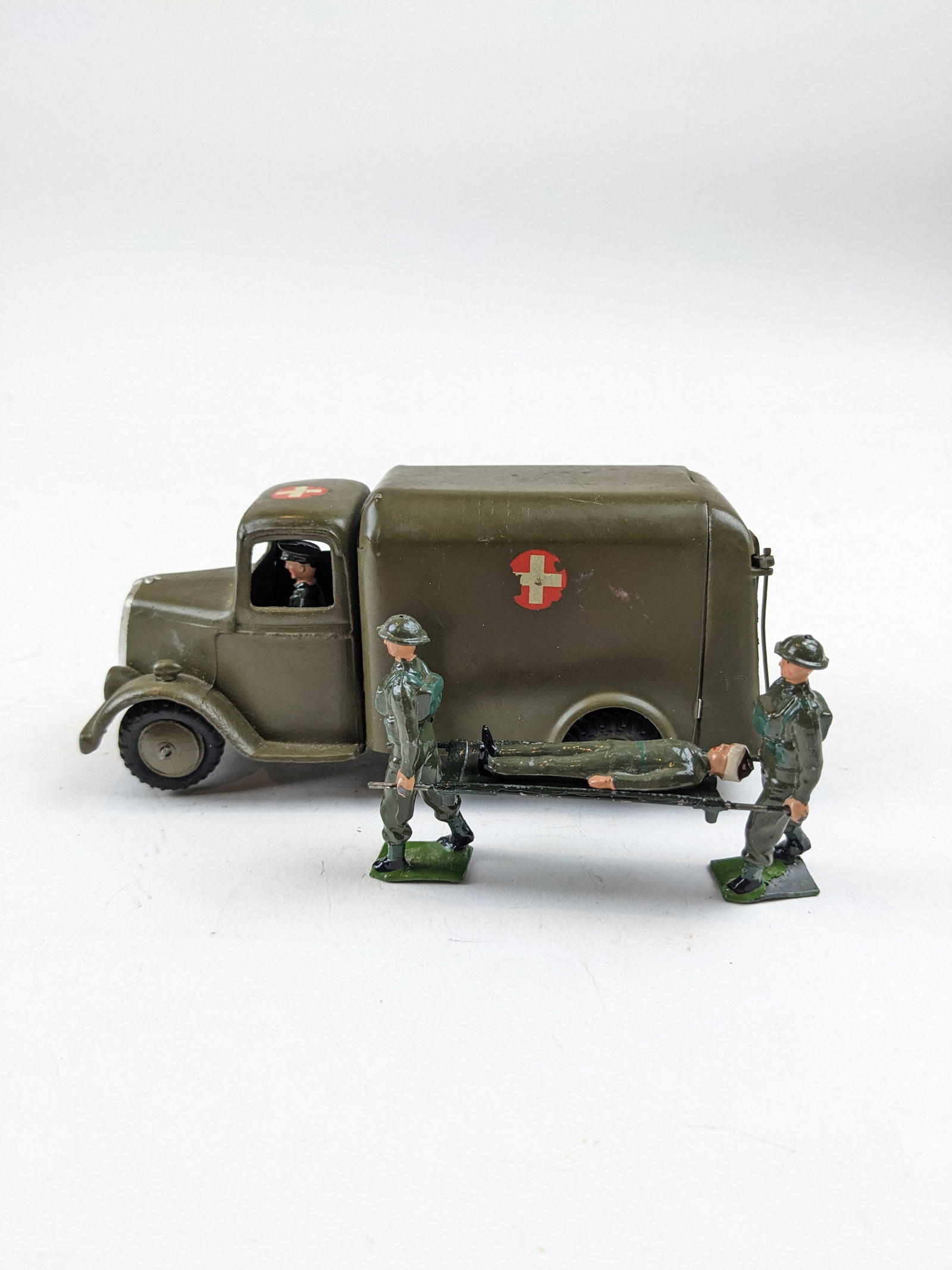 Britains #1512 Army Ambulance (1 of 1)