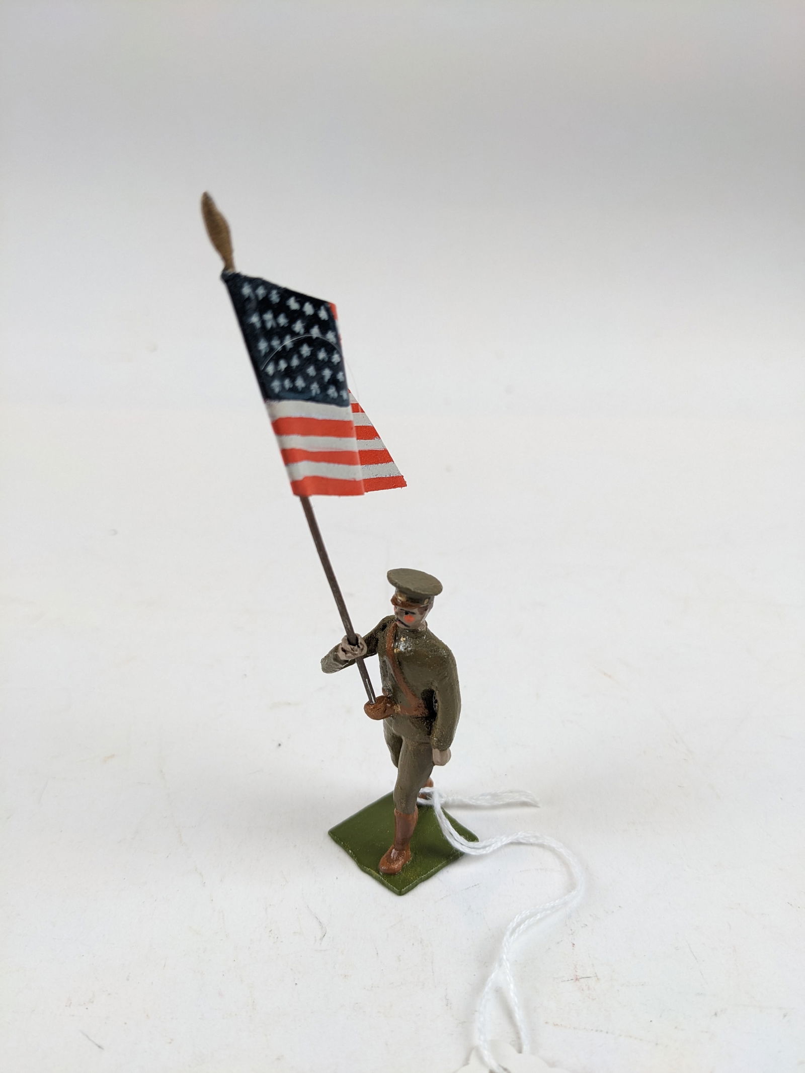 O'Brien Special Paint US Officer, WW1, With Flag (1 of 1)