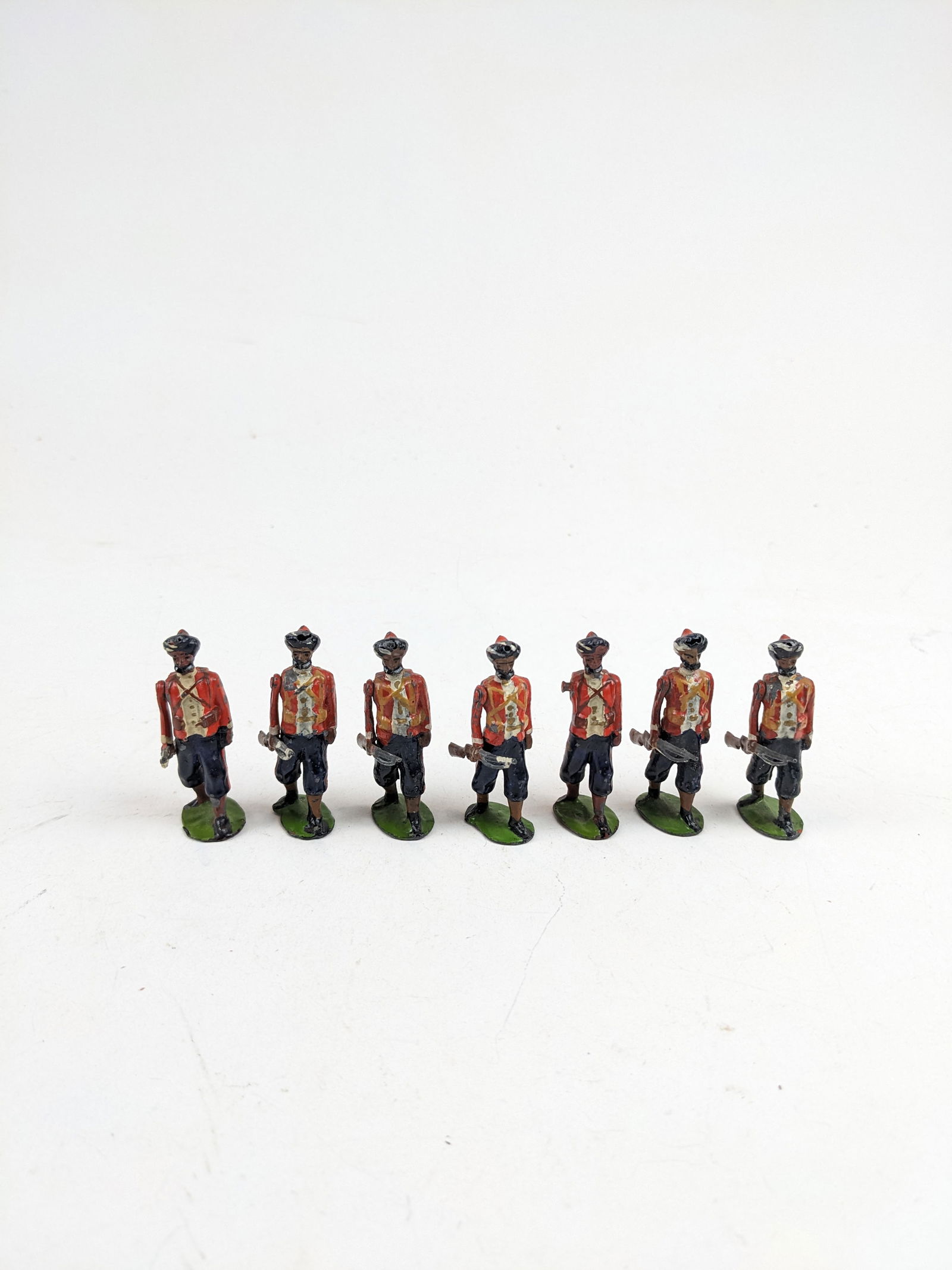 Britains Indian Infantry At Trail Oval Bases (1 of 1)