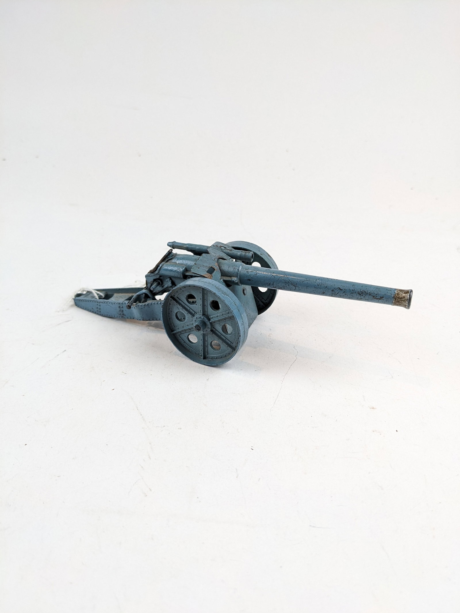 Britains #1264 4.7 Naval Gun in Light Blue: 1 Piece Condition Very Good No Box