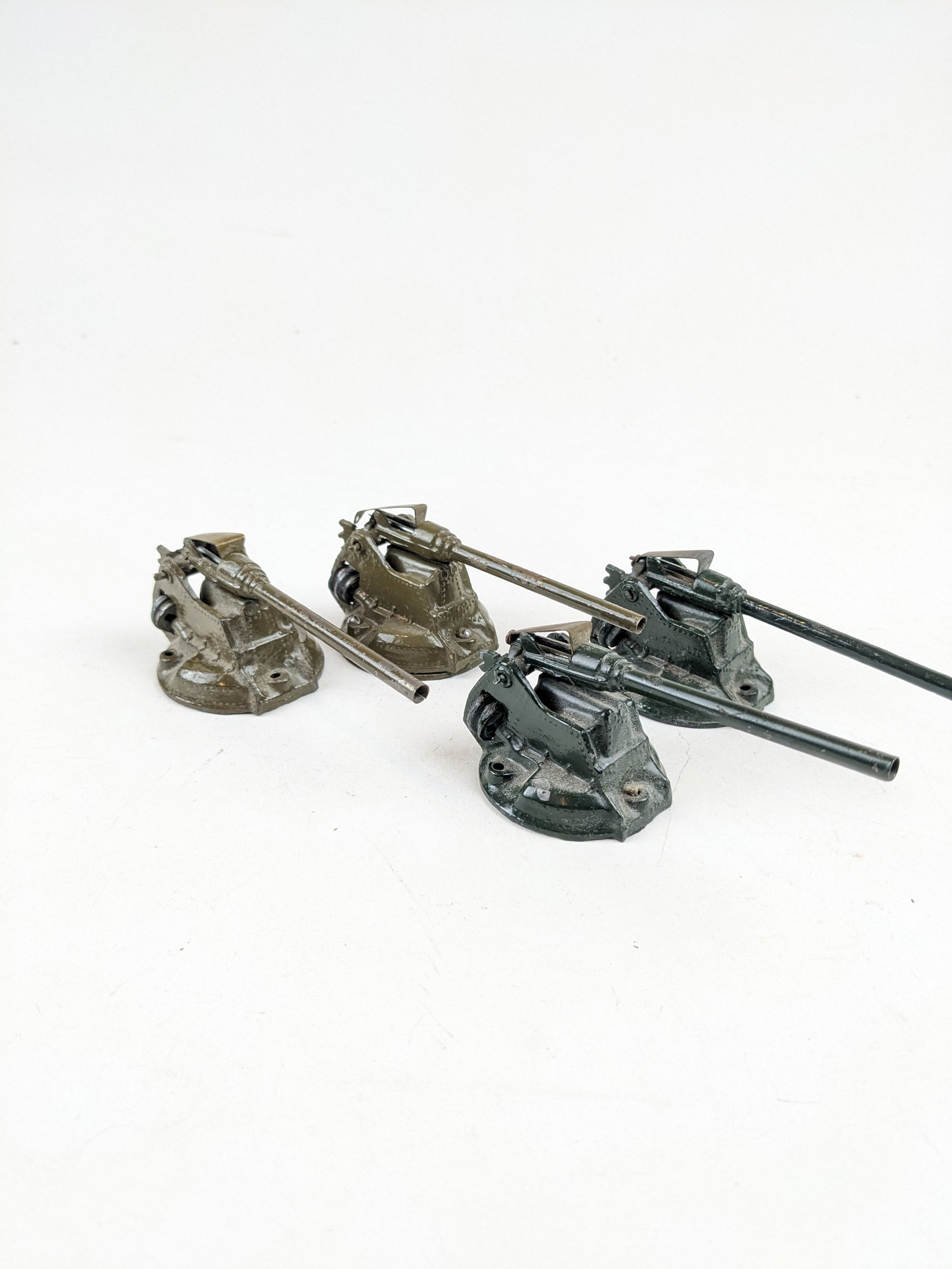 Britains AA Guns Pre and Post-War: 4 Pieces Condition Very Good No Boxes