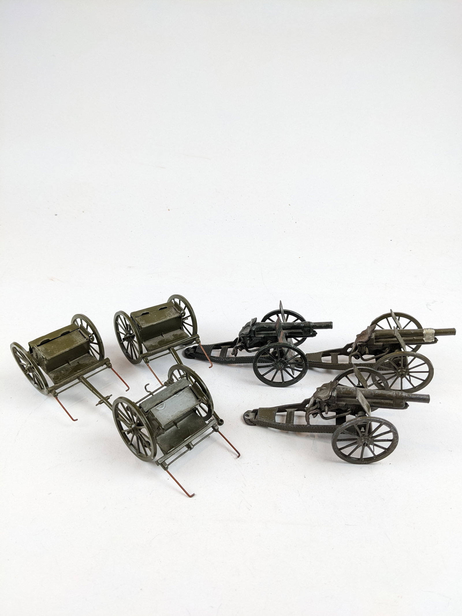 Britains R.A. Guns and Limbers: 6 Pieces Condition Good To Very Good 1 Horse Stem Broken No Boxes