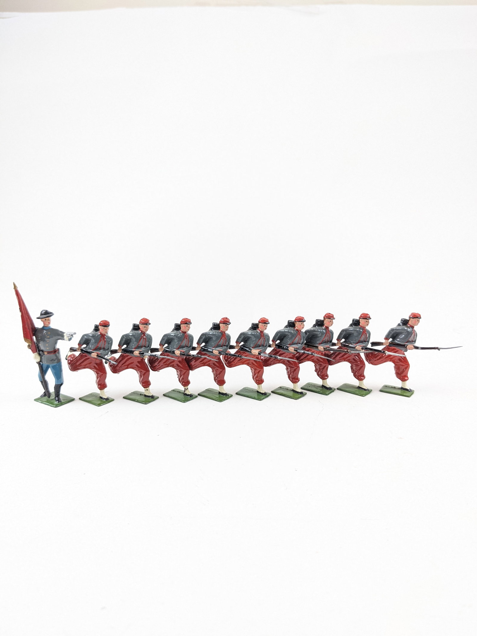 Britains Civil War Confederate Zouaves: 10 Pieces Condition Very Good To Excellent Repaints No Box