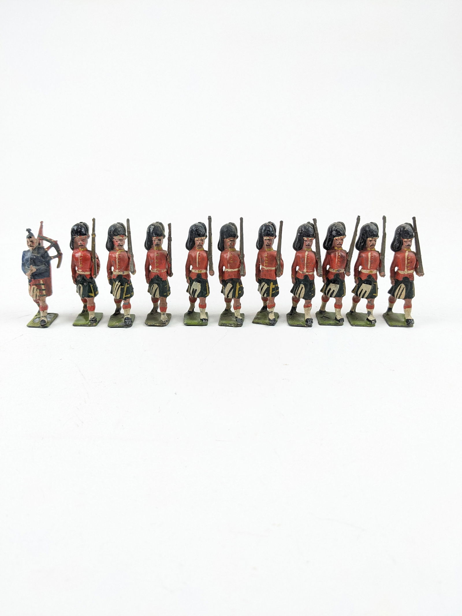 Britains From Set #77 Gordon Highlanders Pre-War (1 of 1)