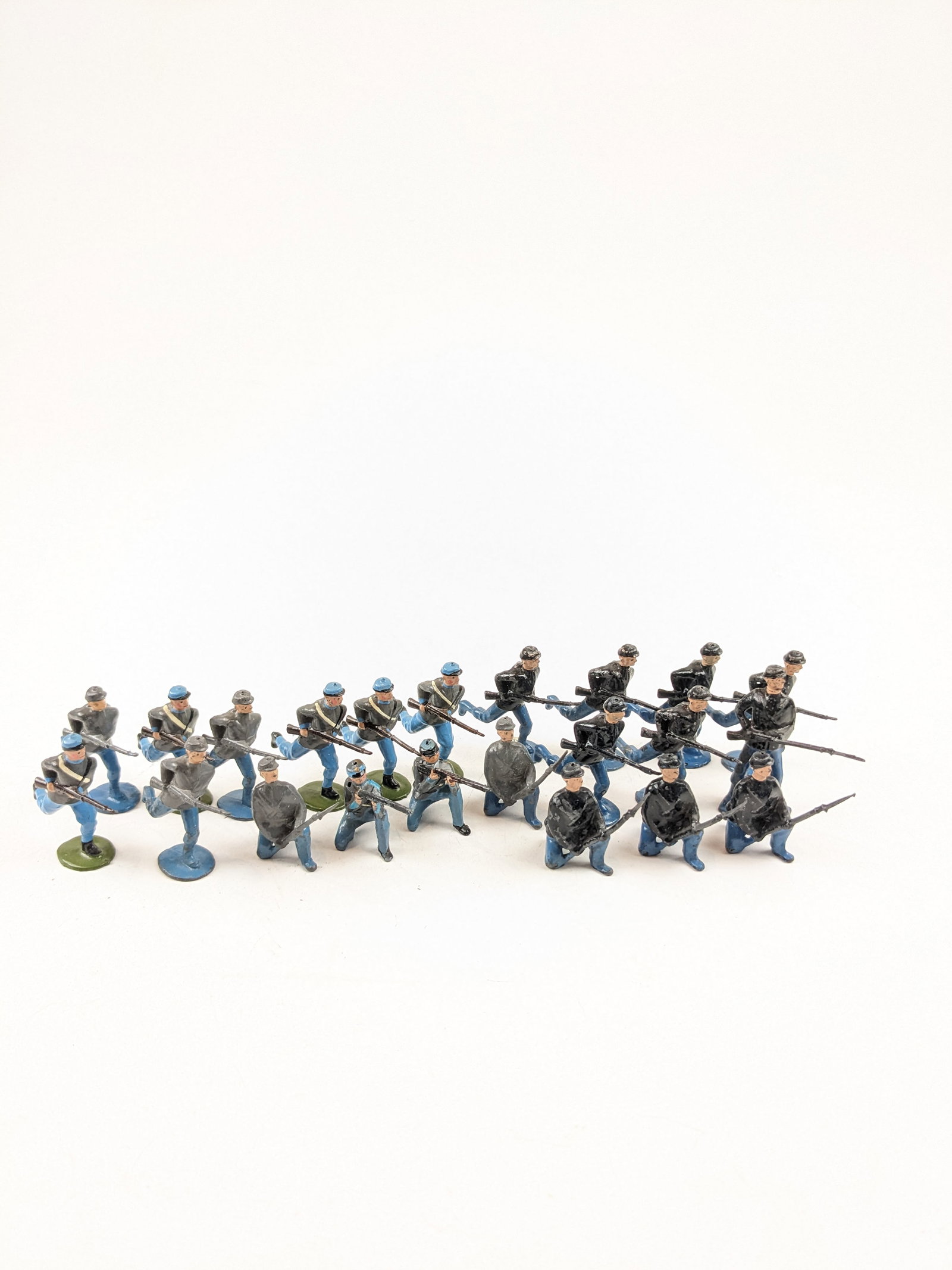 Britains Union and Confederate B Grade Infantry: 22 Pieces Condition Good To Very Good No Box