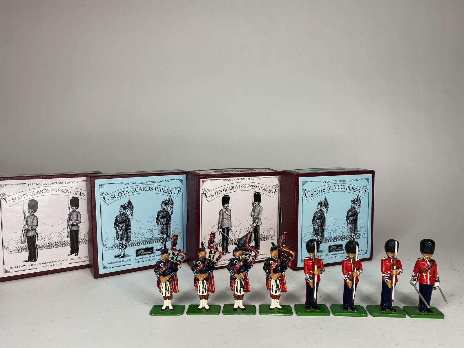 Britains Scots Guards Pipers and Present Arms (1 of 2)