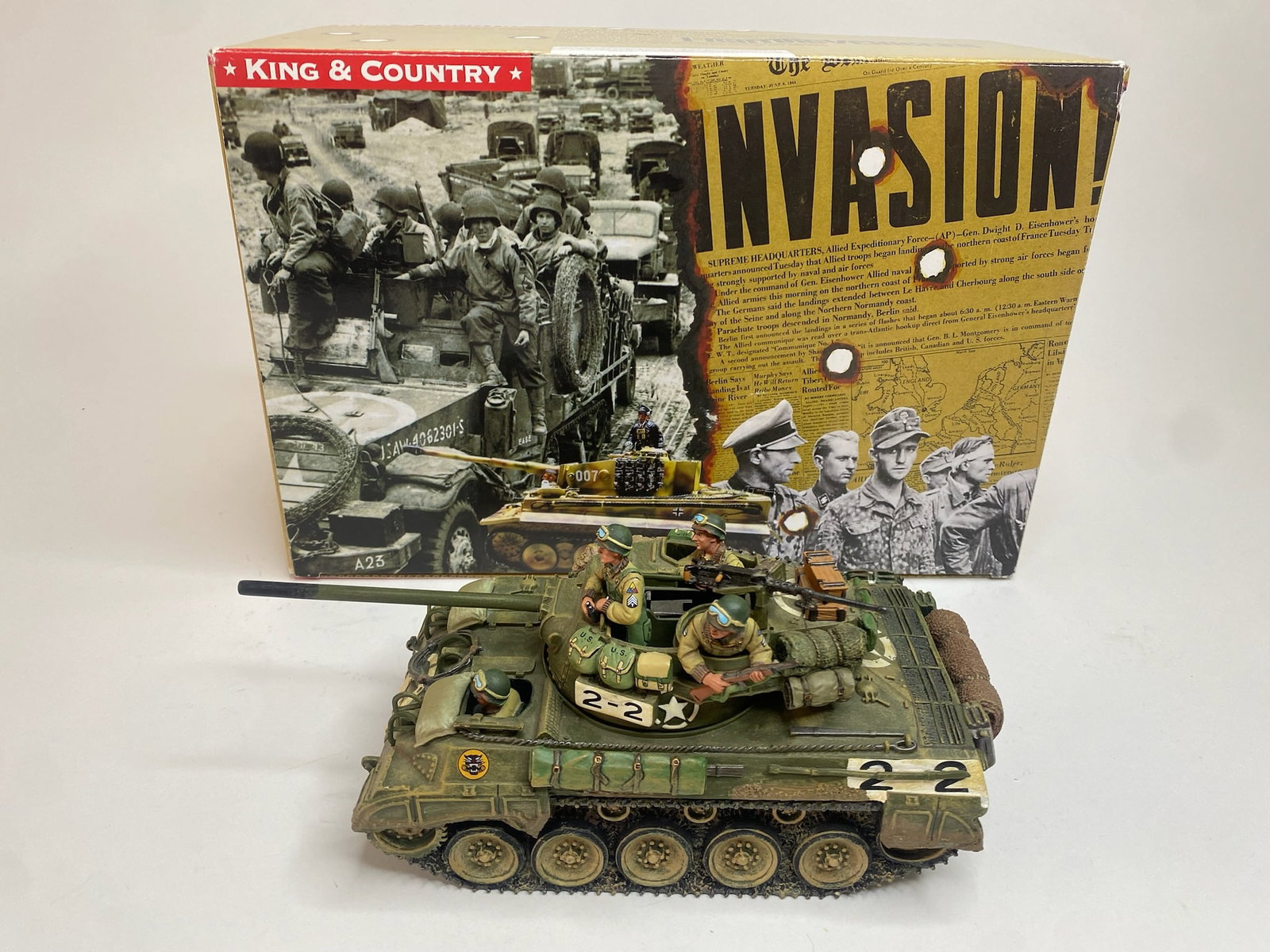 King & Country DD050 Hellcat Tank Set: #DD50 "The Hellcat Tank Destroyer". 7 pieces. Original box.