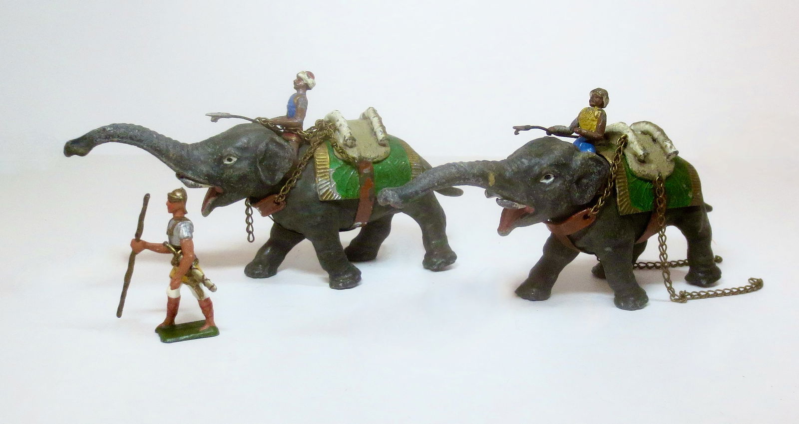 Heyde Indian War Elephants With Handlers & Roman (1 of 1)