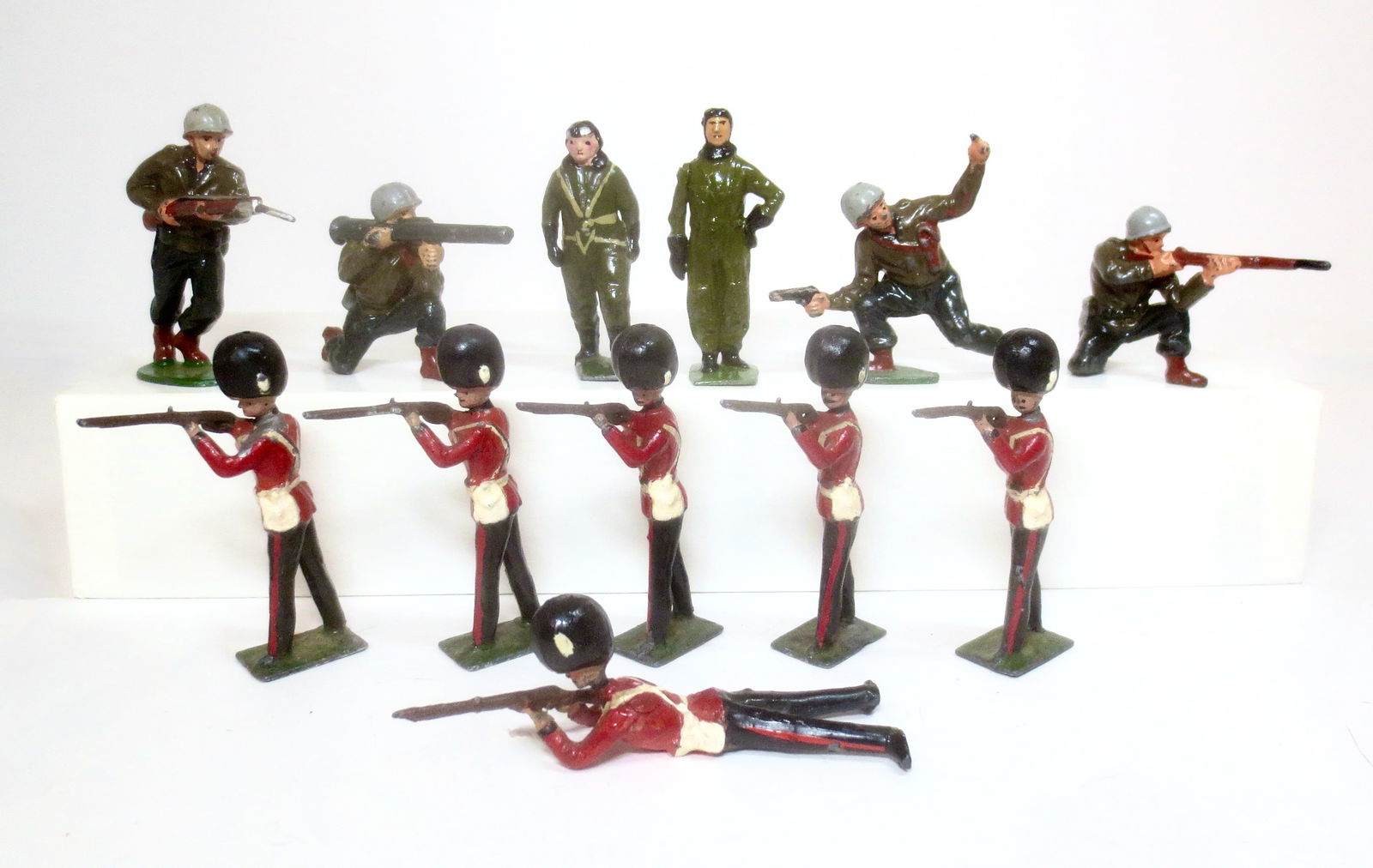 Assorted Britains RAF Pilots & Grenadier Guards (1 of 1)
