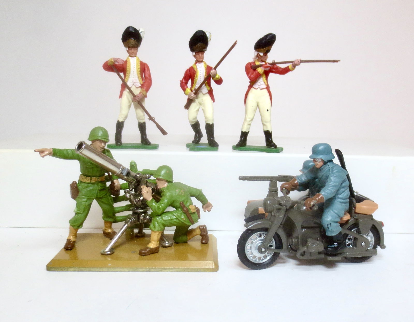 Britains Assorted Plastic Soldiers (1 of 1)