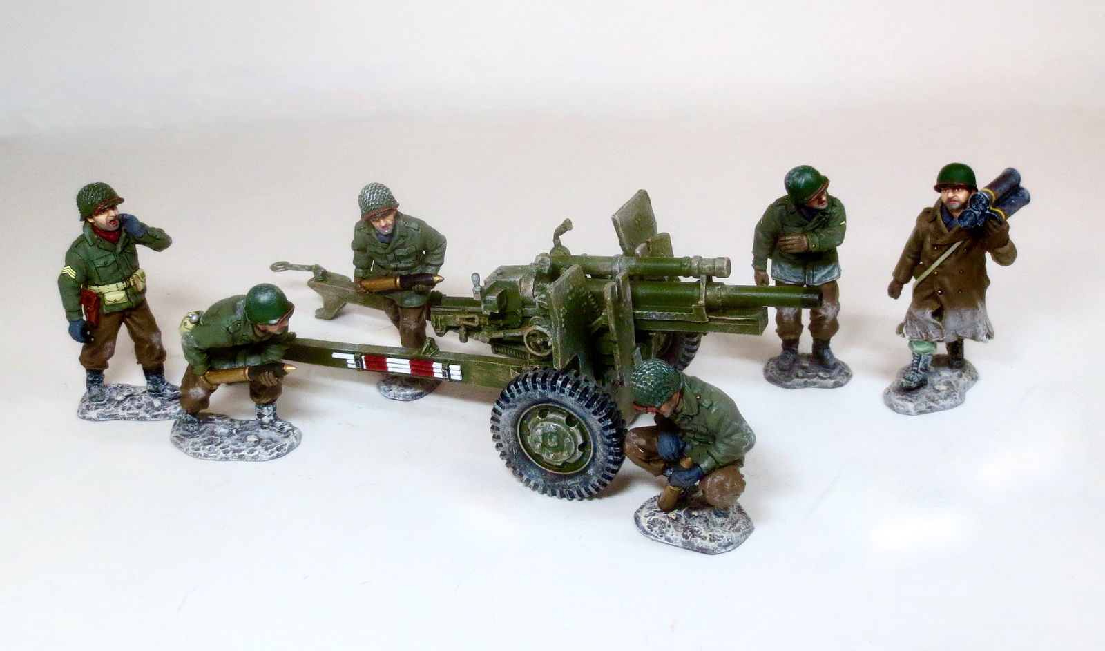 King & Country Bastogne Field Artillery & Crew (1 of 1)