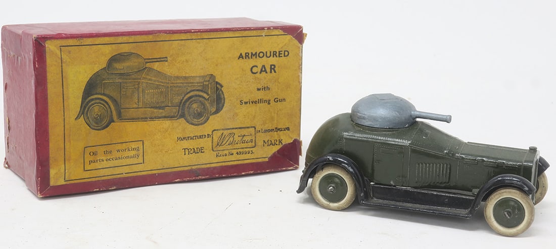 Britains set #1321, Armoured car: in original box, very good, box good, end label damaged, 1 piece, (c. 1935)