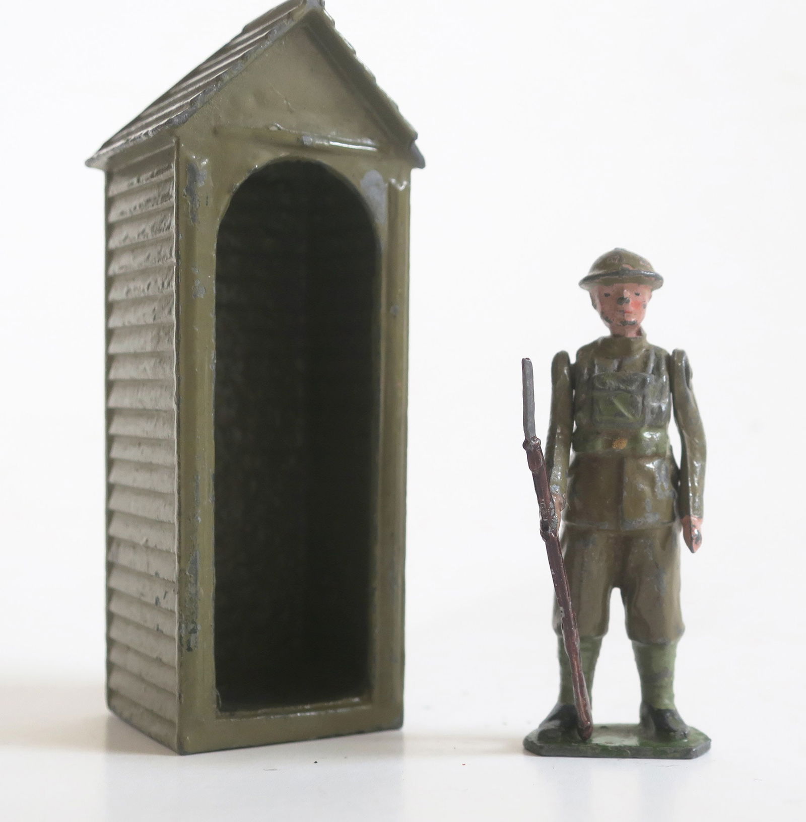 Britains set #1859, Guard at ease service dress (1 of 1)