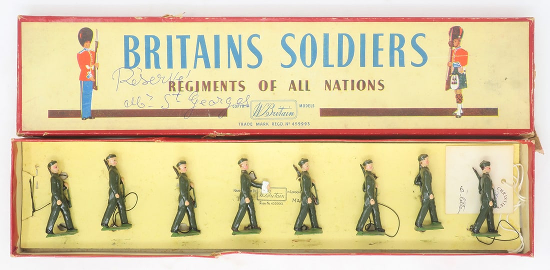 Britains set #1918, Home Guard, slung rifles (1 of 1)