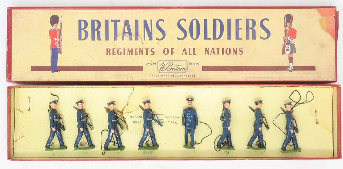 Britains set #2044, US Air Corps, slung rifles, (1 of 1)