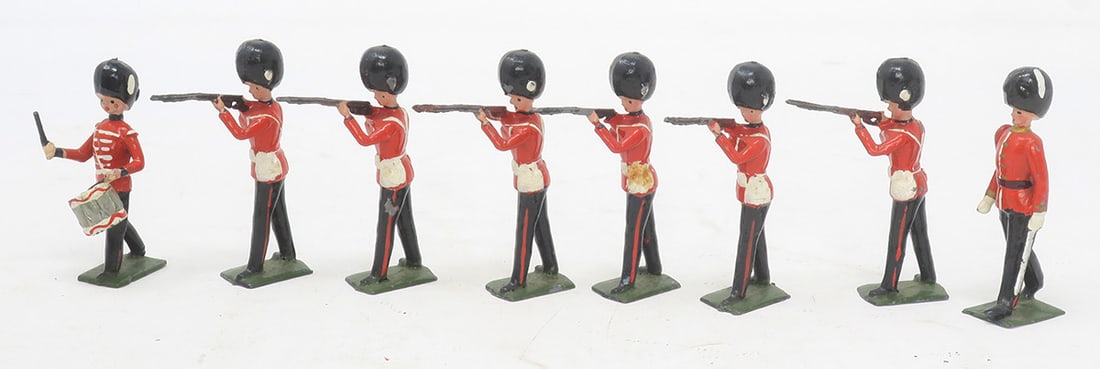 Britains set #34, Grenadier Guards firing (1 of 1)