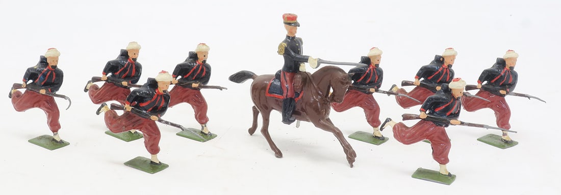 Britains set #142, Zouaves charging with officer (1 of 1)