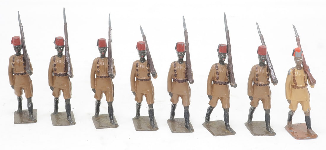 Britains set #225, Kings African Rifles: at the slope, very good; 1 arm stud damaged, 1 mismatched, 8 pieces, (c. 1959)