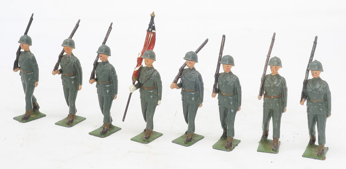 Britains from set #267, US Infantry at the slope (1 of 1)