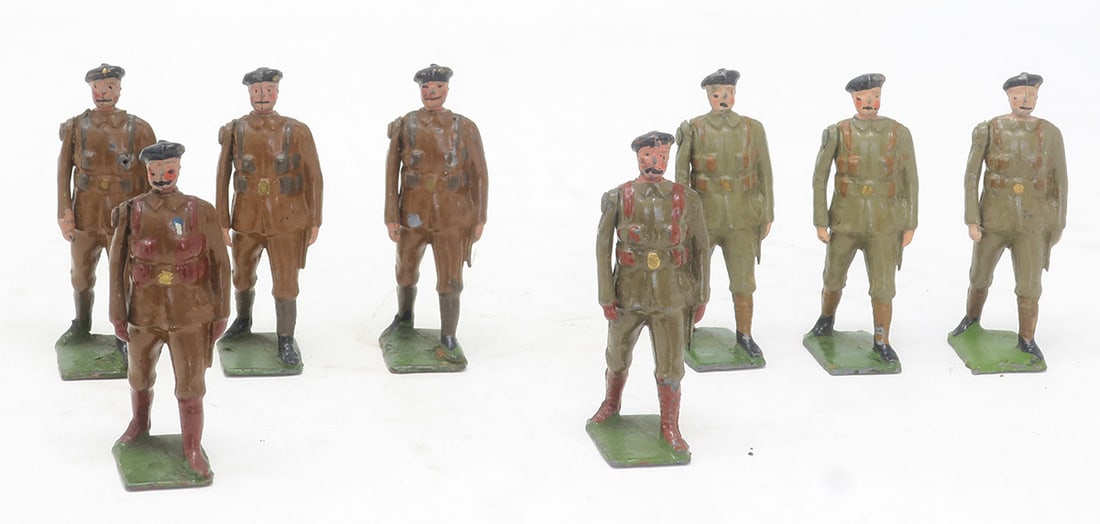 Britains from set #1250, Royal Tank Corps: with 2 officers, from two sets, very good, 8 pieces, (c. 1930)