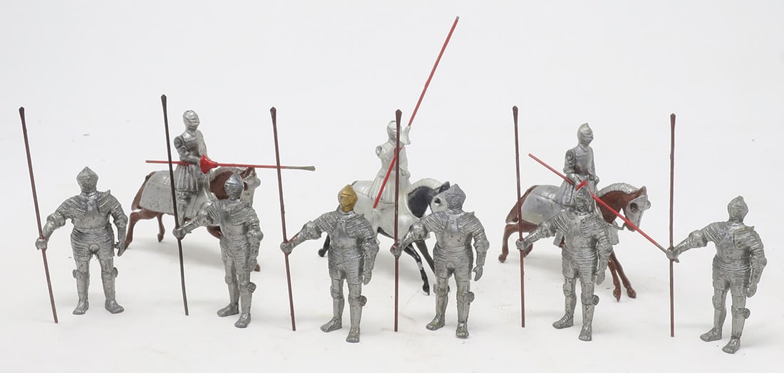 Britains set #1307, 16th Century Knights: mounted and on foot, very good, one mismatched, one helmet embellished, 9 pieces, (c. 1930)