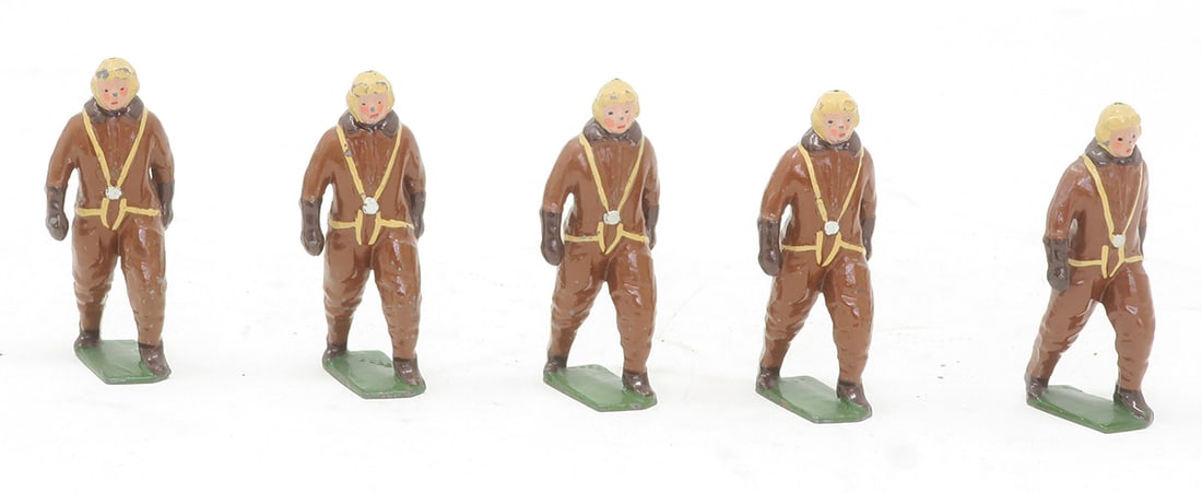 Britains from set #1905, USA AF Pilots walking (1 of 1)