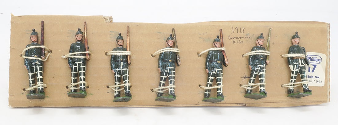Britains set #1913, Cameronians at the slope (1 of 1)