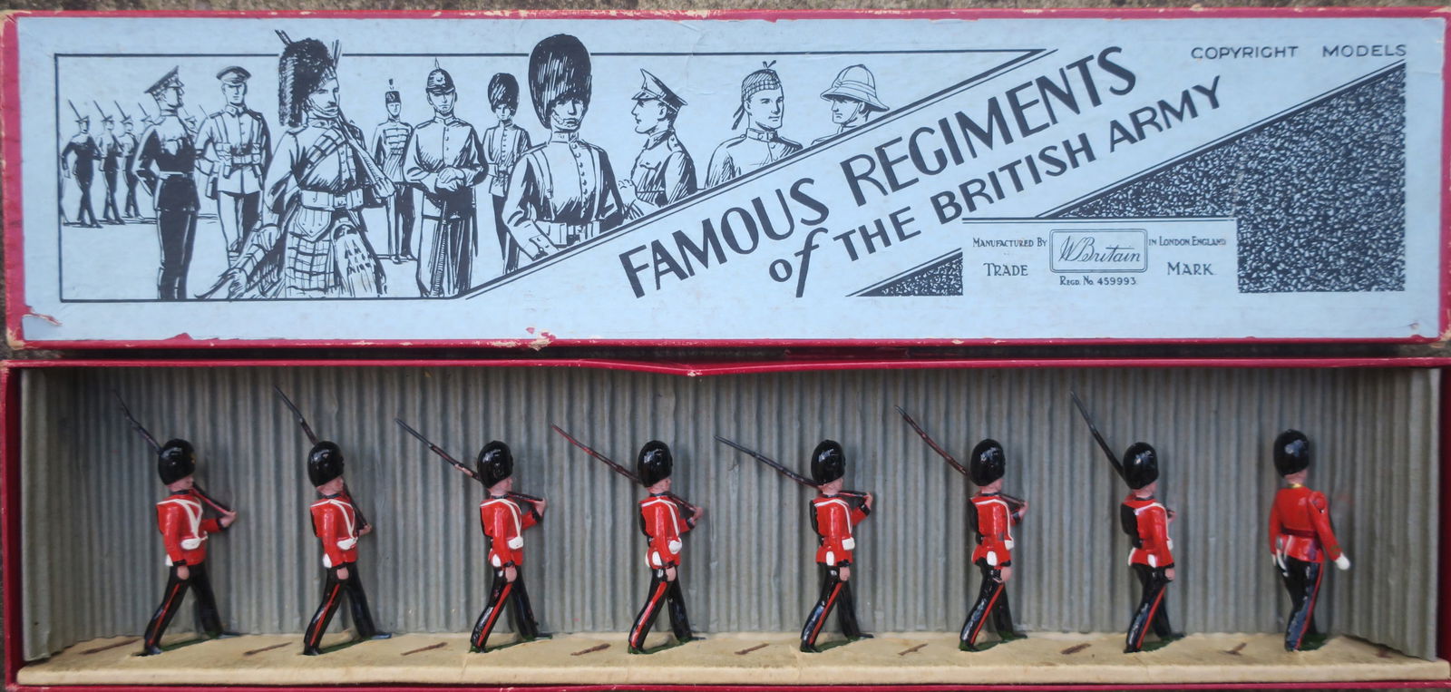 Britains set #1581 Irish Fusiliers with officer, (1 of 1)