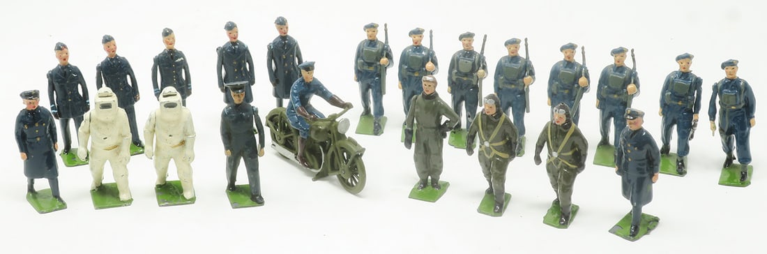 Britains set #2011, RAF Display set with pilots, (1 of 1)