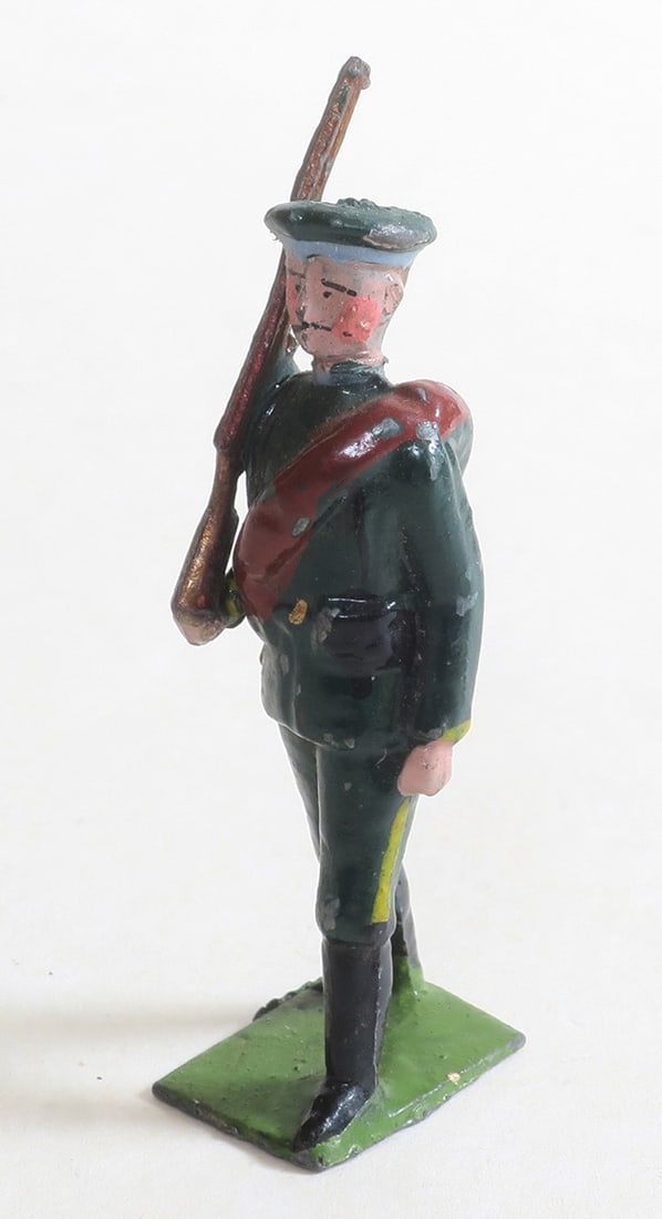 Britains, Paris Office Russian Infantry: at the slope, bayonet gone good, 1 piece, (c. 1916)