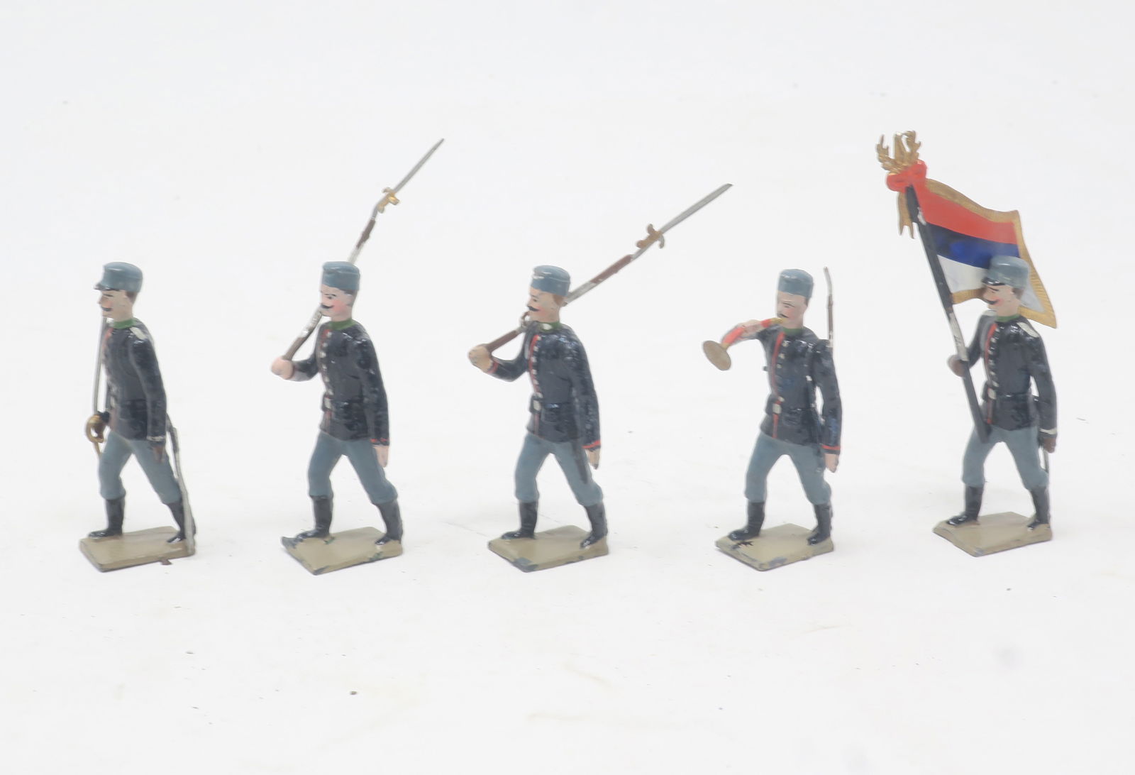 CBG Mignot  Serbian Infantry with flag bearer, (1 of 1)