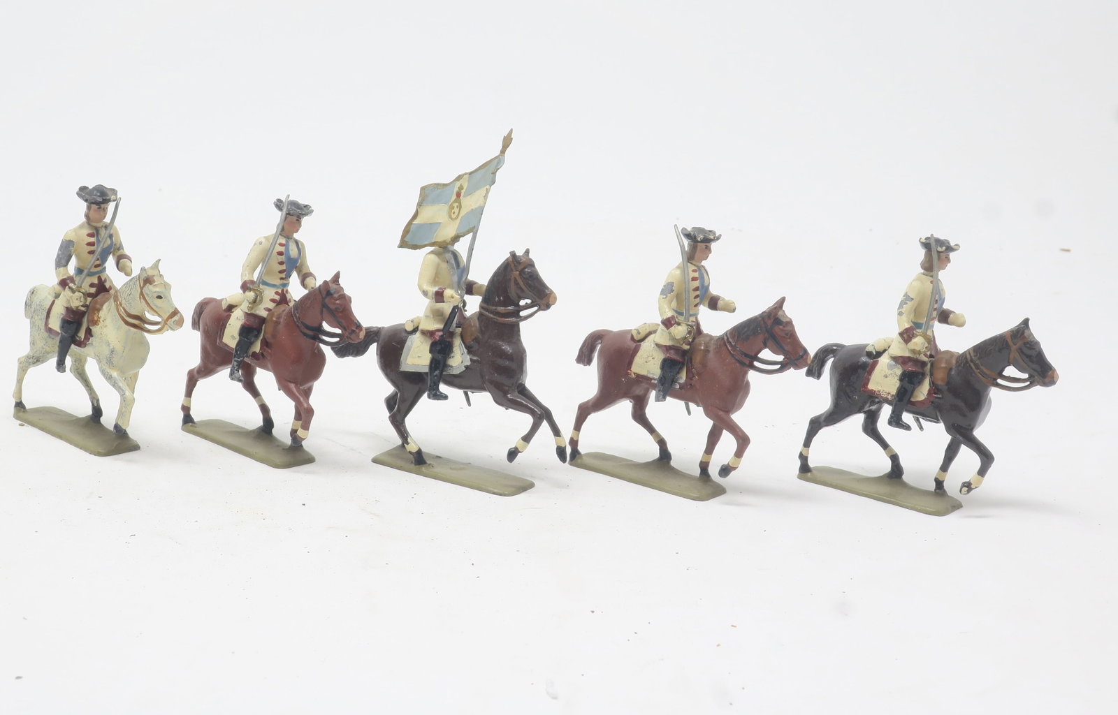 CBG Mignot 18th Century cavalry,: white uniforms, very good, 5 pieces, (c. 1960)