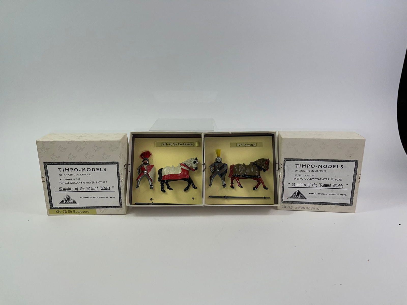 Timpo Knights Sir Bedievere and Sir Agravain (1 of 3)