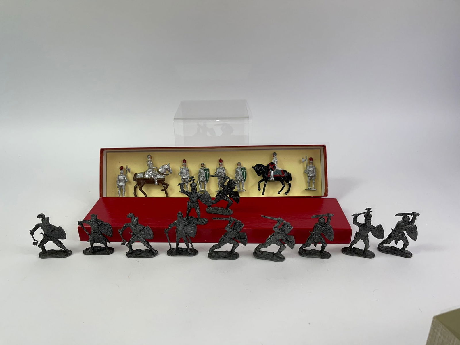 Crescent and Lonestar Knight Sets (1 of 5)