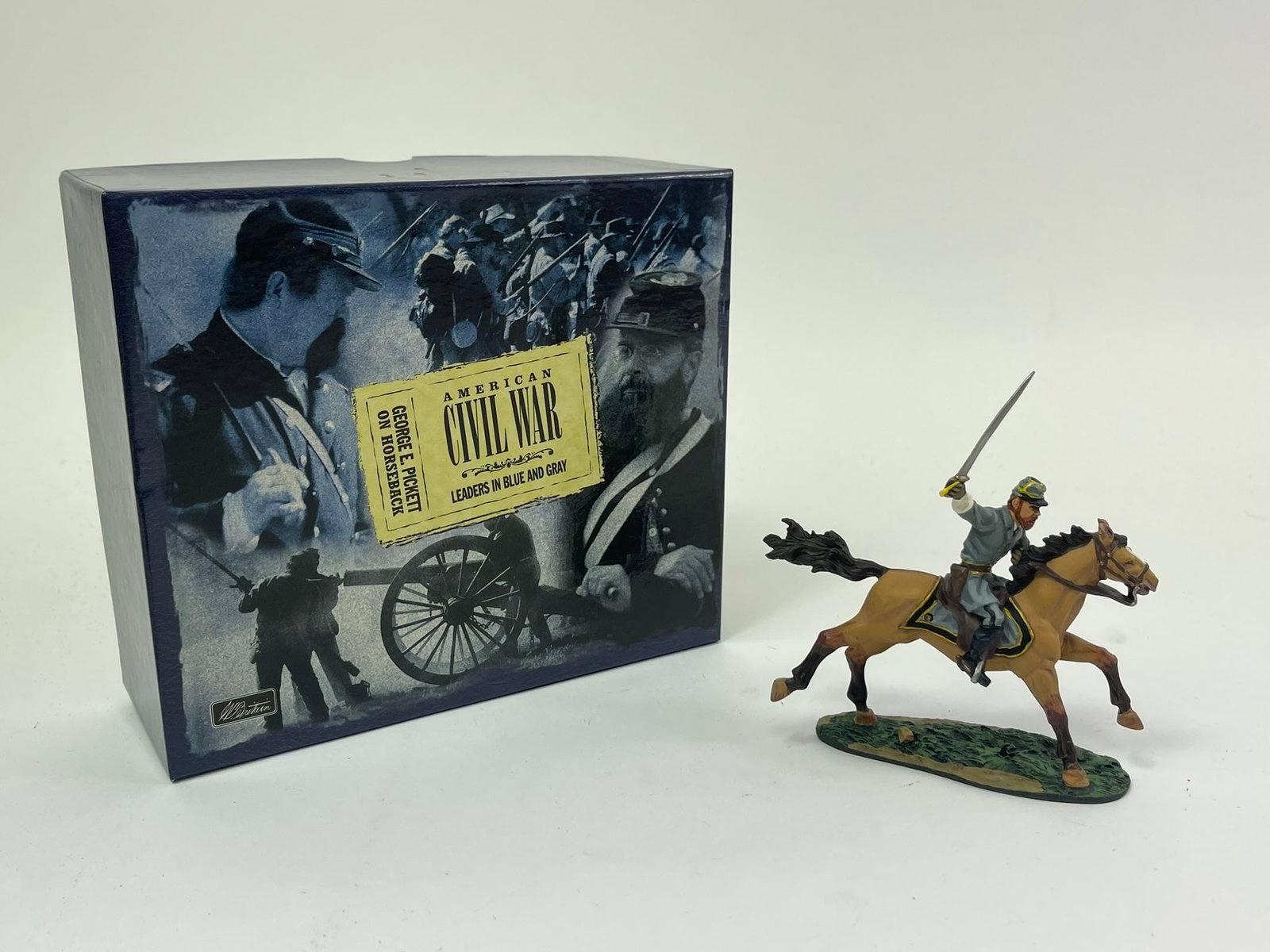 Britains Leaders in Blue and Grey Set 17287: One complete set with original box, mint condition. Set is called "Leaders in the Blue and Grey - George E. Pickett on Horseback".