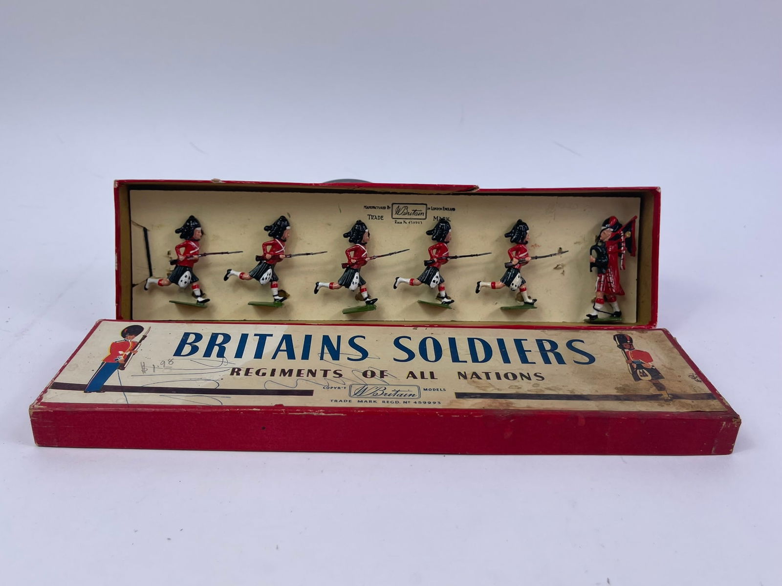 Britains Black Watch Royal Highlanders (1 of 1)