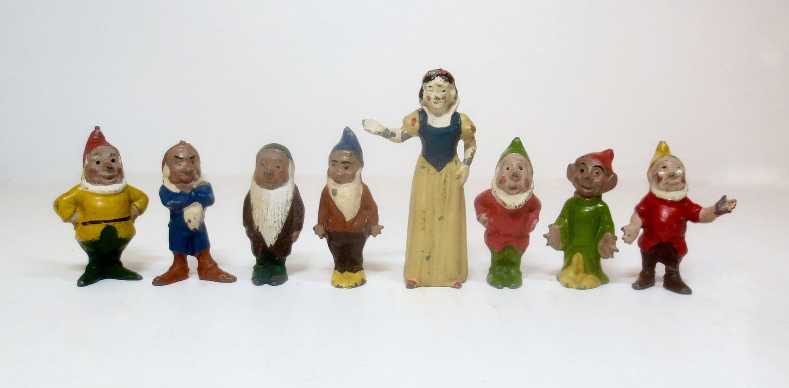 Britains #1654 Snow White & The Seven Dwarfs (1 of 1)