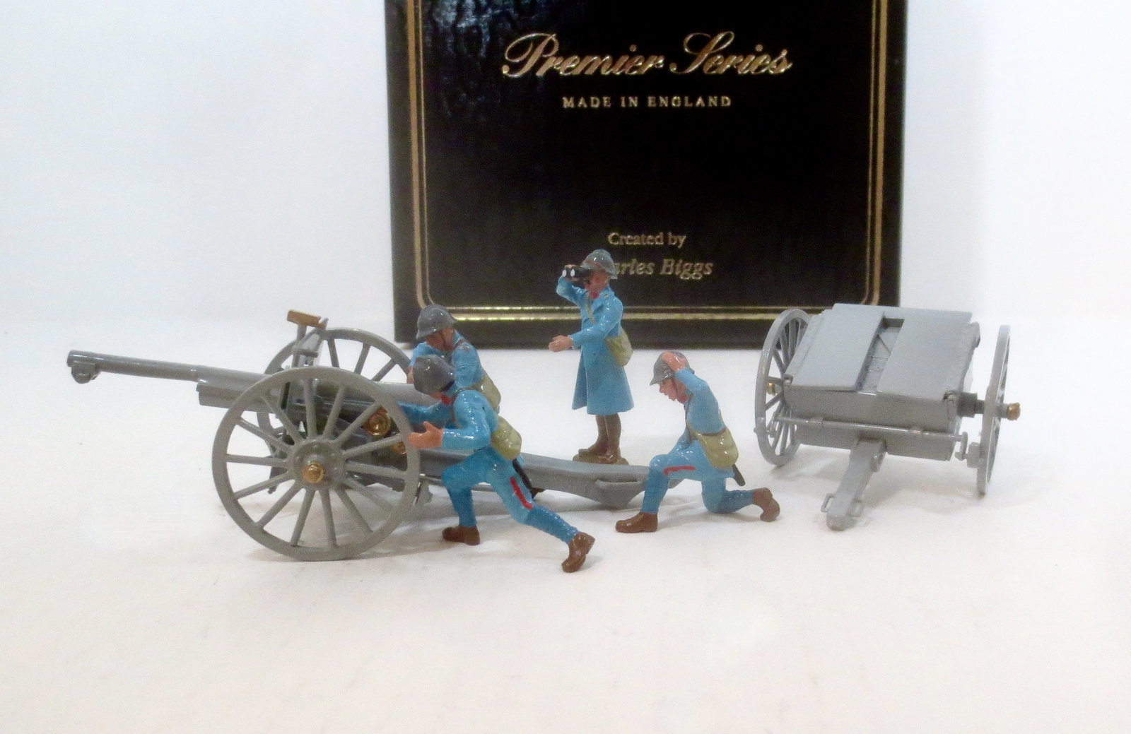 Premier #8937 French Gun Detachment: With 75MM Gun and Caisson. 6 pieces. Mint condition. Box excellent.