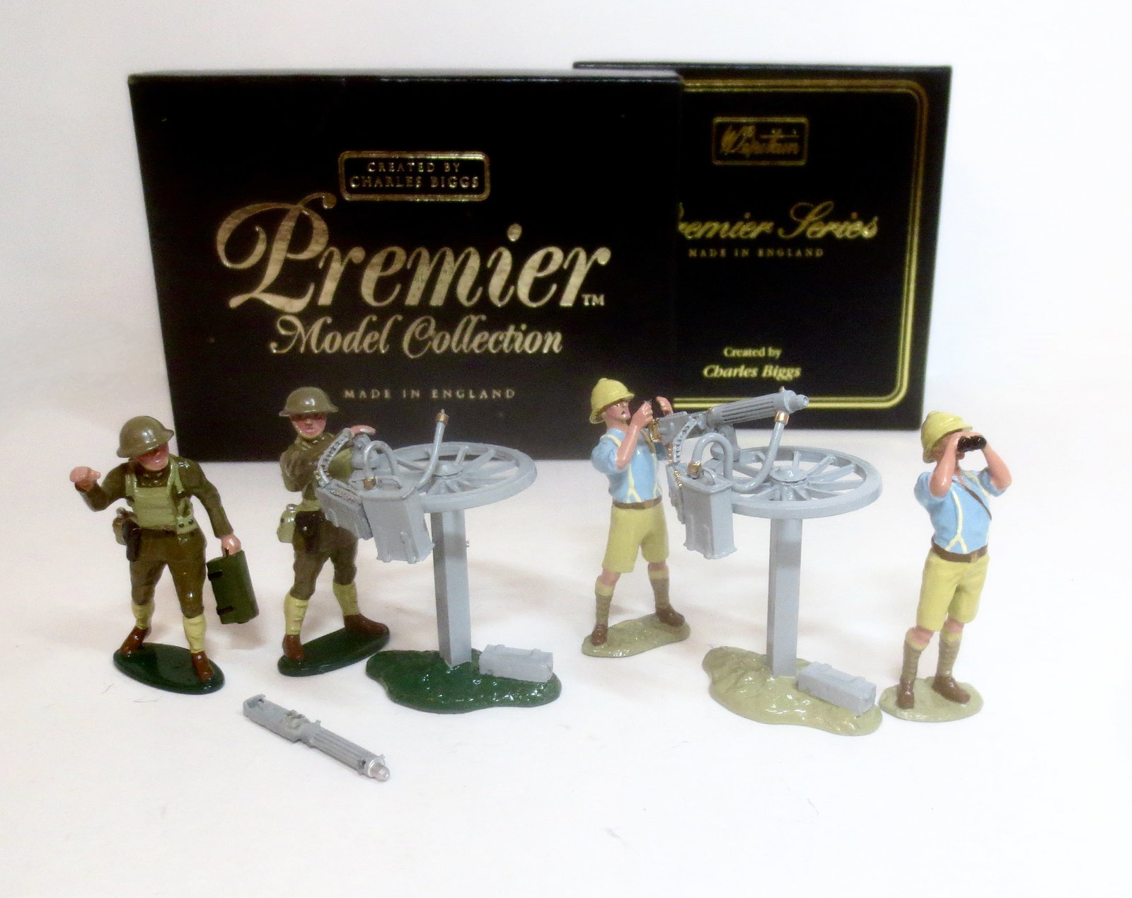 Premier Vickers Machine Gun Sets: U.S. Marines with Vickers Machine Gun #9905, and M.G.C. Gunners with Vickers Machine Gun #8917. 6 pieces. Mint to excellent condition (one loose gun). Boxes excellent.