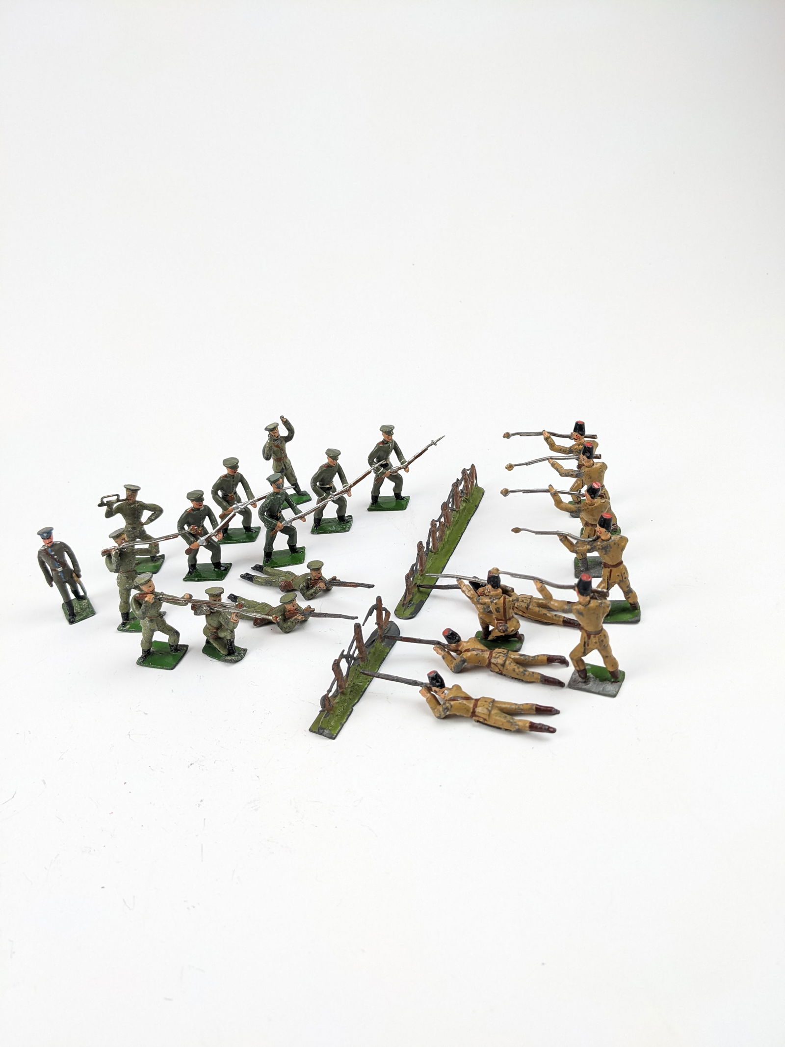 Heyde Russians Battling The Turks: 24 Pieces Condition Good-Very Good (1 Broken Gun) No Box