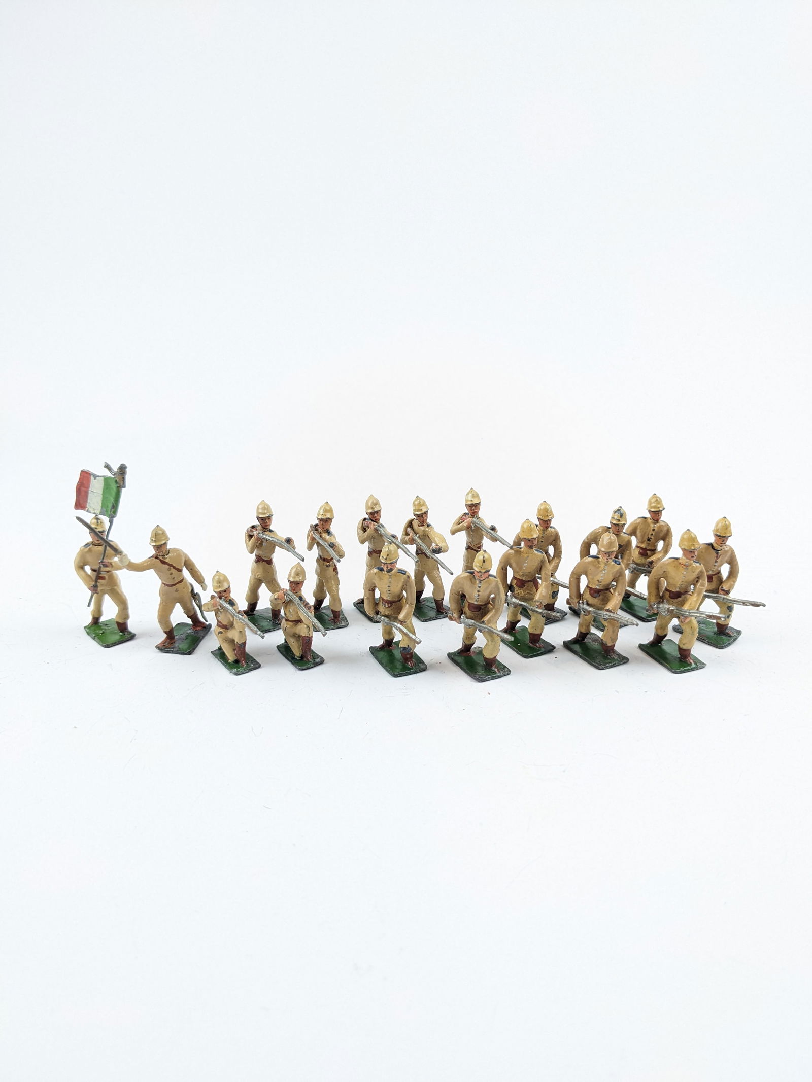 Heyde Italians In Tan Advancing (1 of 1)