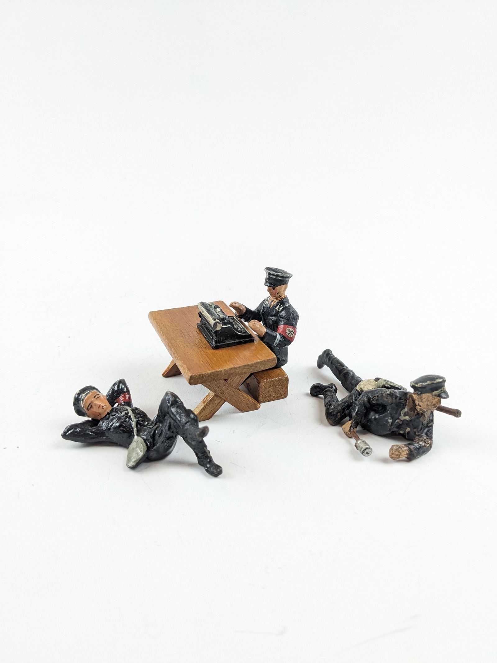 Elastolin SS Various Poses (1 of 1)