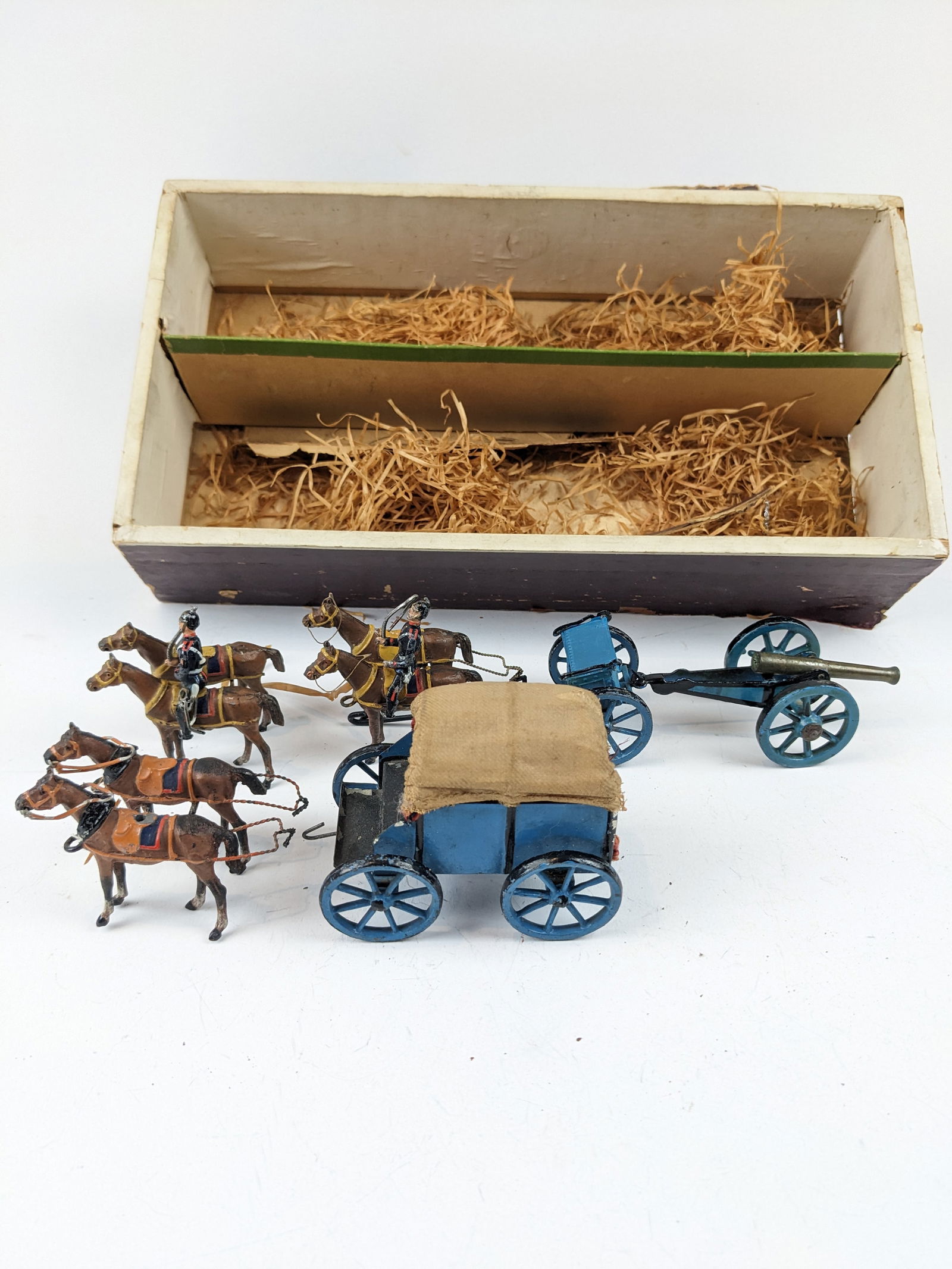 Heyde Prussian Gun & Wagon Team: 8 Pieces Condition Good-very Good (Mismatched Some Repaint)Box Poor