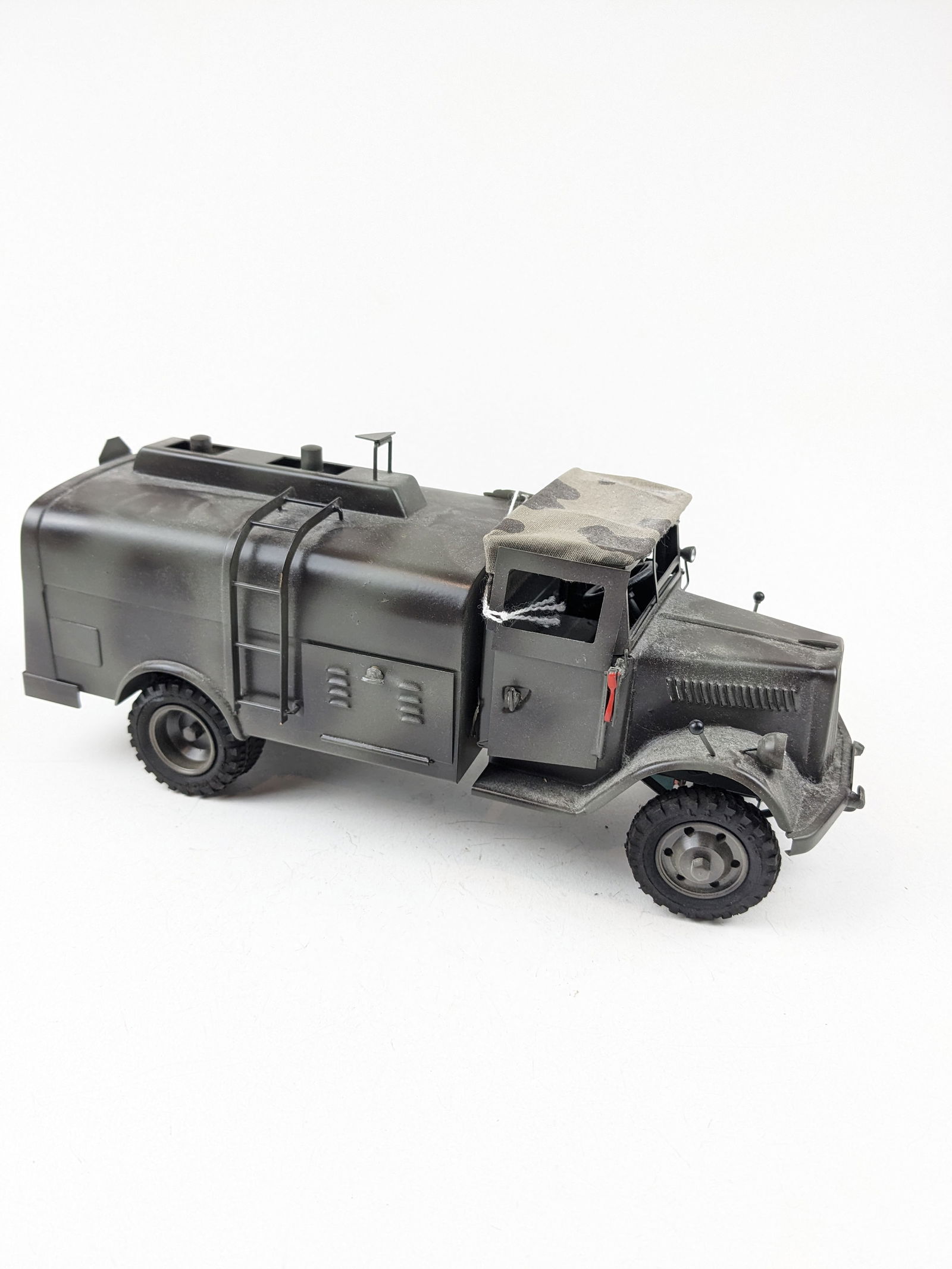 SD Metal  German Camo Tanker (1 of 1)