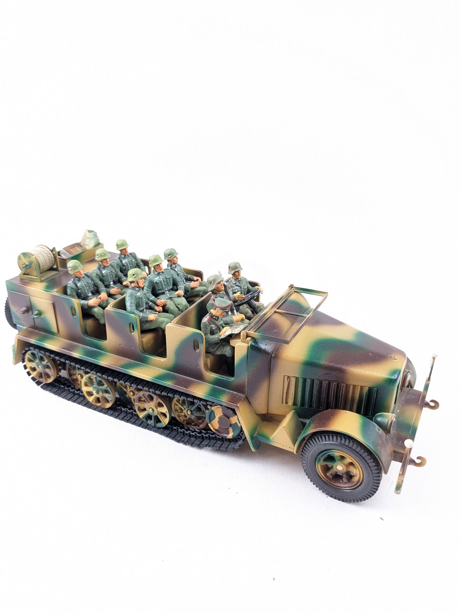 SD Resin German Camo Prime Mover With Crew (1 of 1)